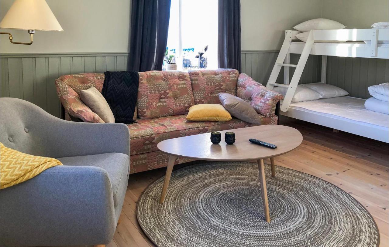 Cozy Home In Raettvik With Kitchen מראה חיצוני תמונה