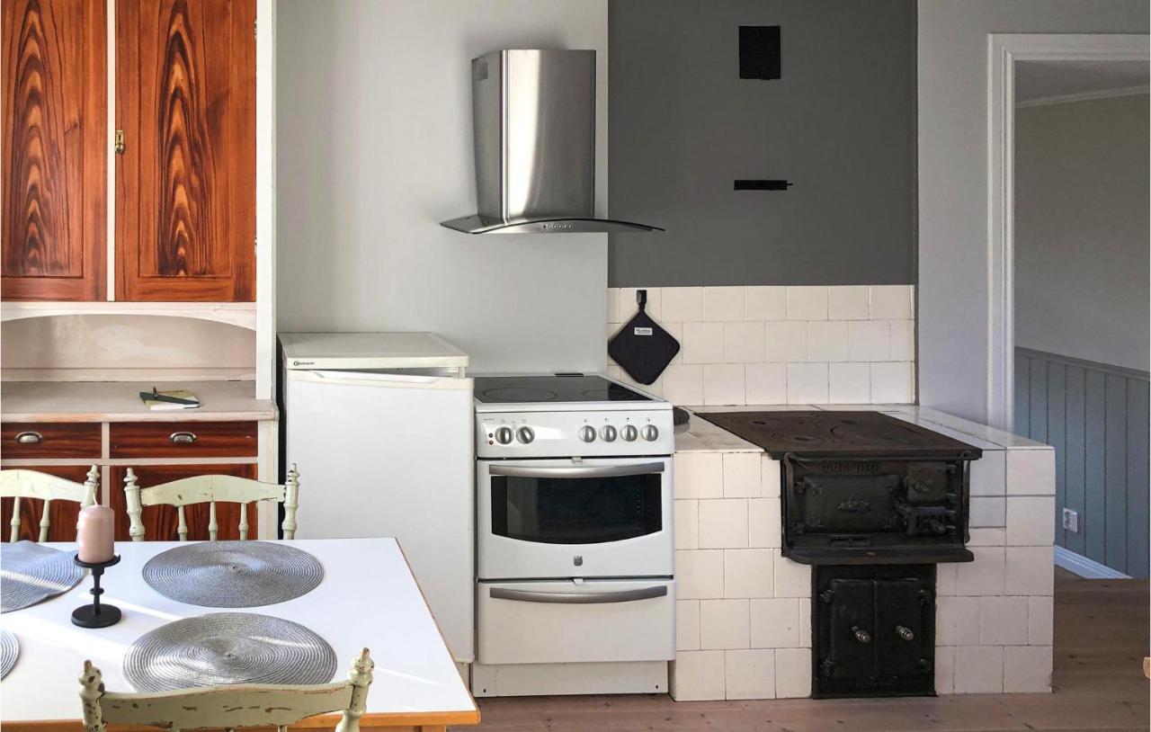 Cozy Home In Raettvik With Kitchen מראה חיצוני תמונה